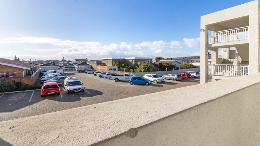 2 Bedroom Property for Sale in Cravenby Western Cape